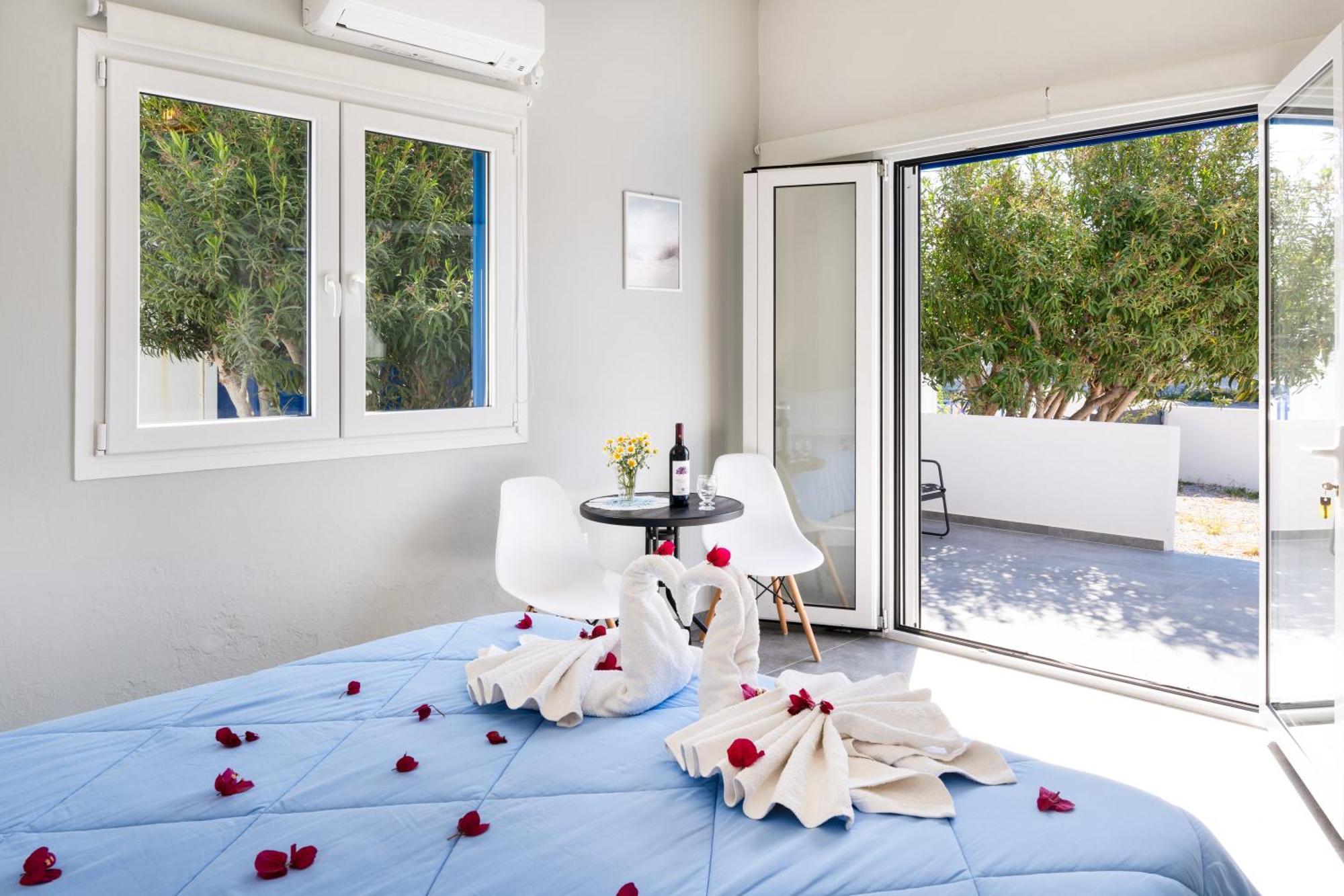 Ferienwohnung Aegean Blue Santorini Perissa Exterior foto