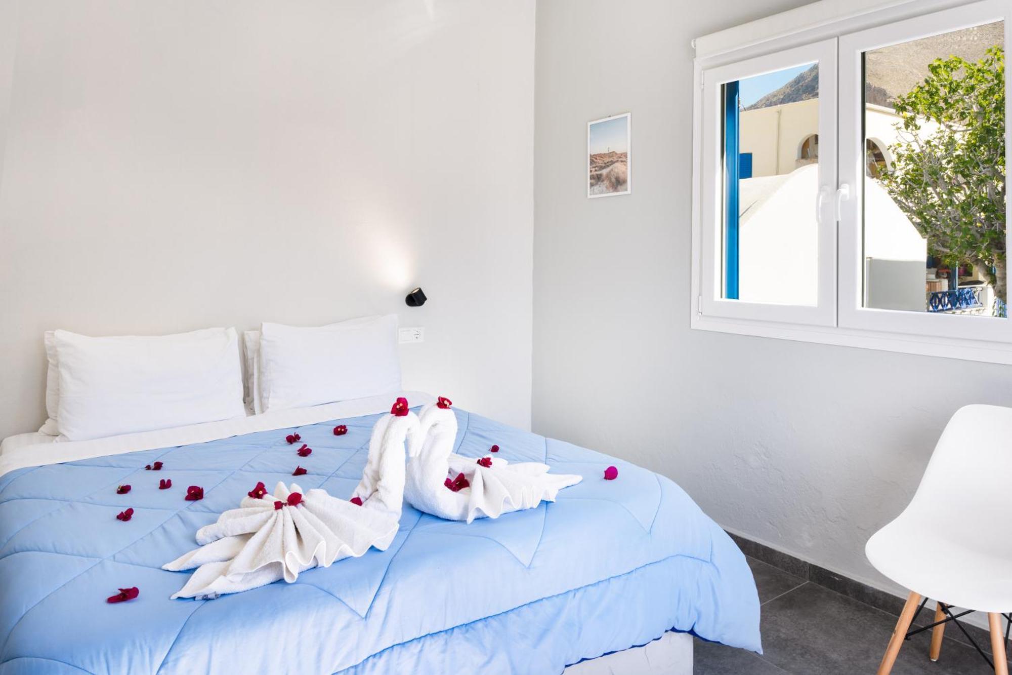 Ferienwohnung Aegean Blue Santorini Perissa Exterior foto